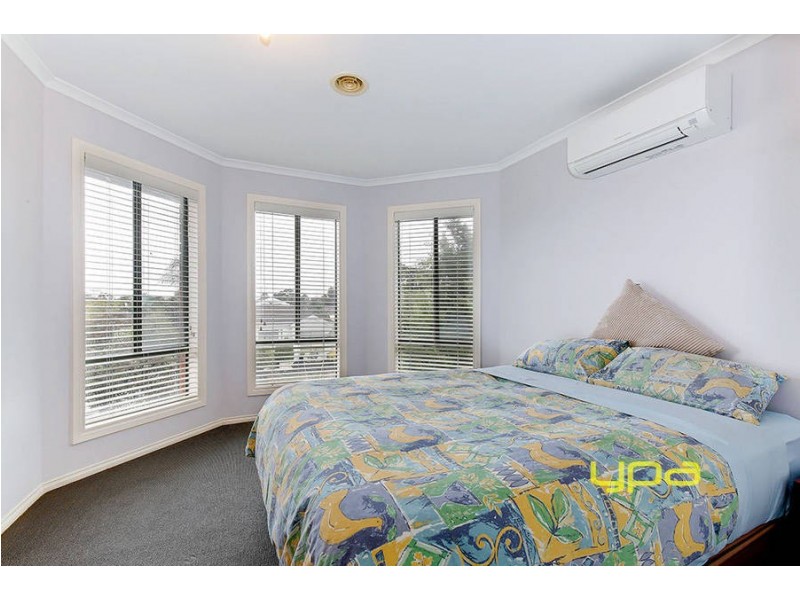 59 McIntyre Avenue, Roxburgh Park VIC 3064