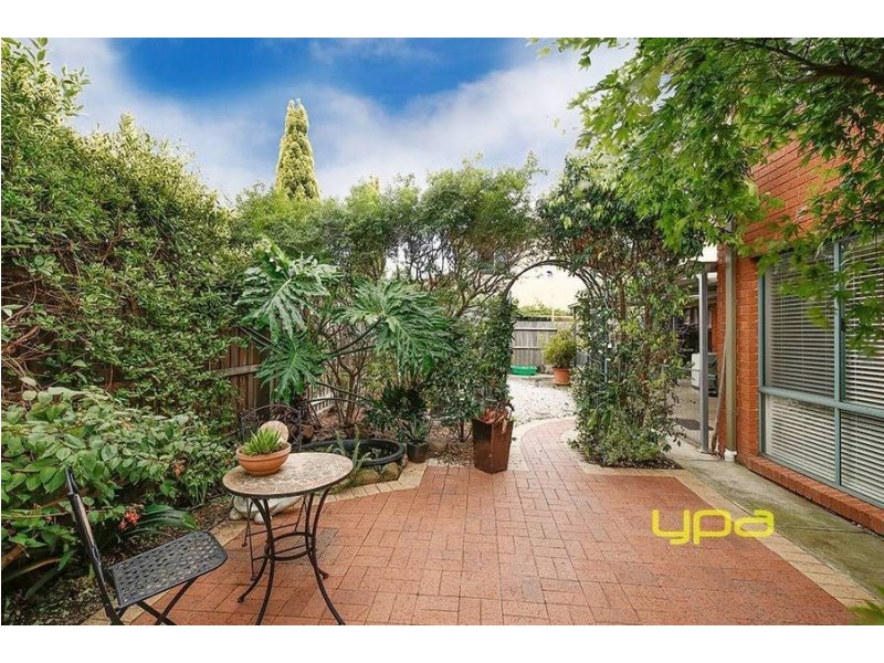 59 McIntyre Avenue, Roxburgh Park VIC 3064