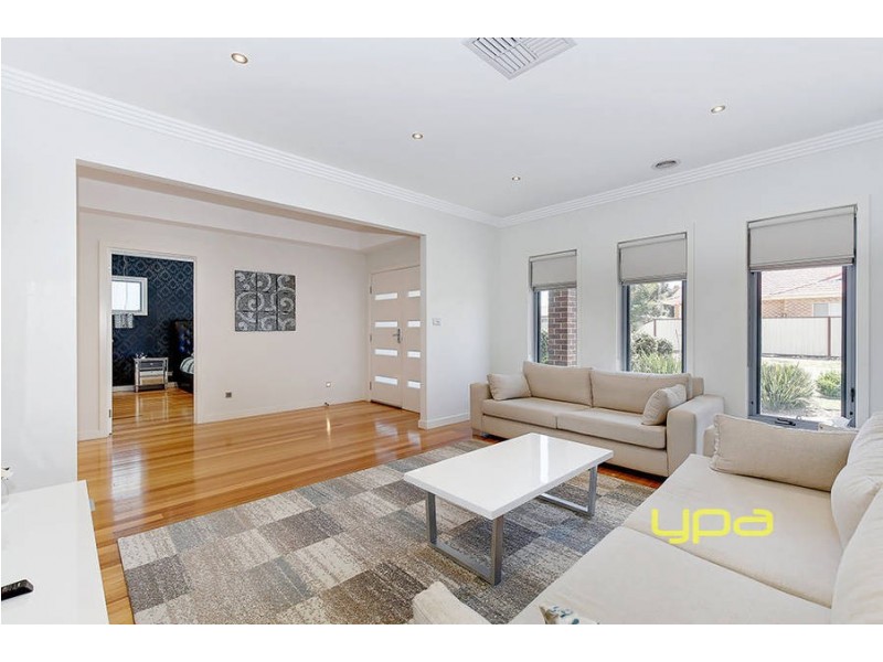 31 Villawood Avenue, Roxburgh Park VIC 3064