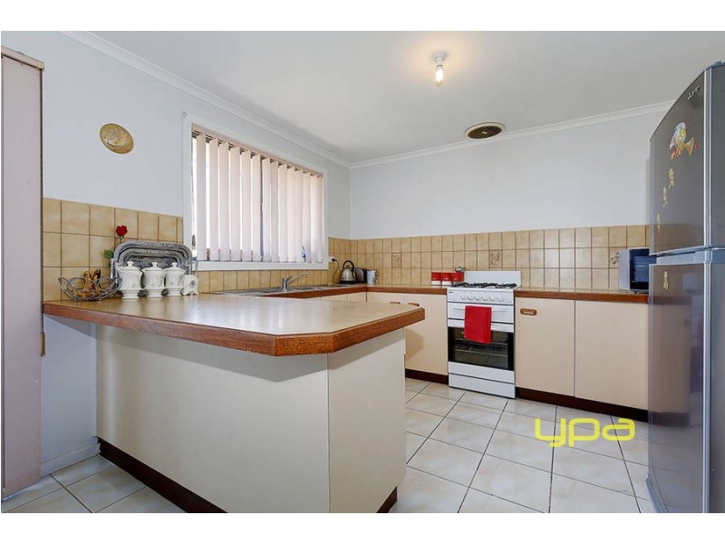 2/19 Mitchell Crescent, Meadow Heights VIC 3048
