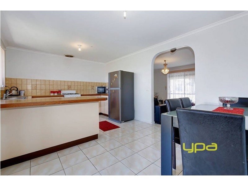 2/19 Mitchell Crescent, Meadow Heights VIC 3048