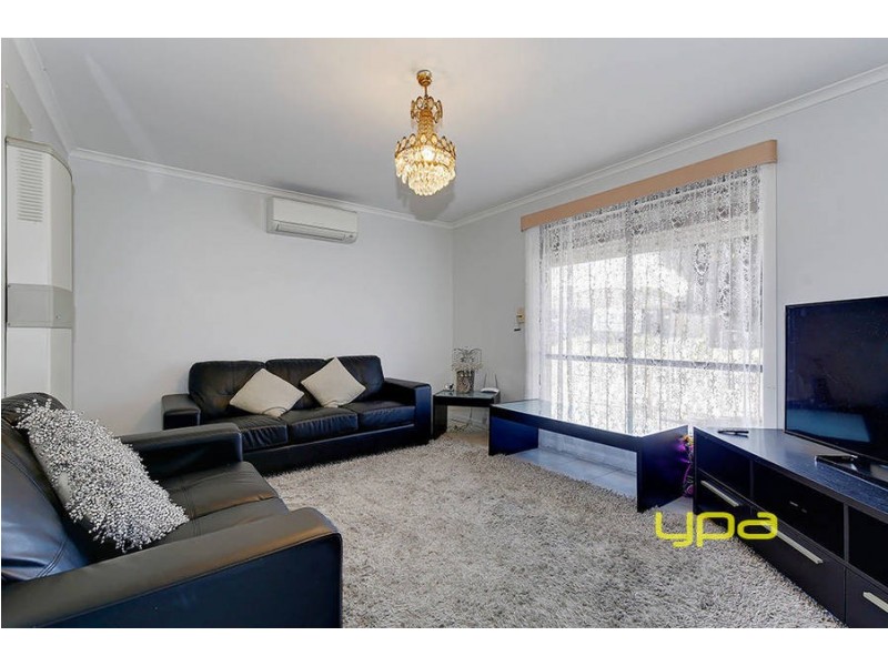 2/19 Mitchell Crescent, Meadow Heights VIC 3048