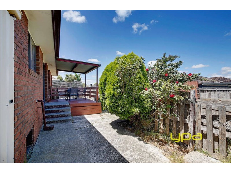 2/19 Mitchell Crescent, Meadow Heights VIC 3048