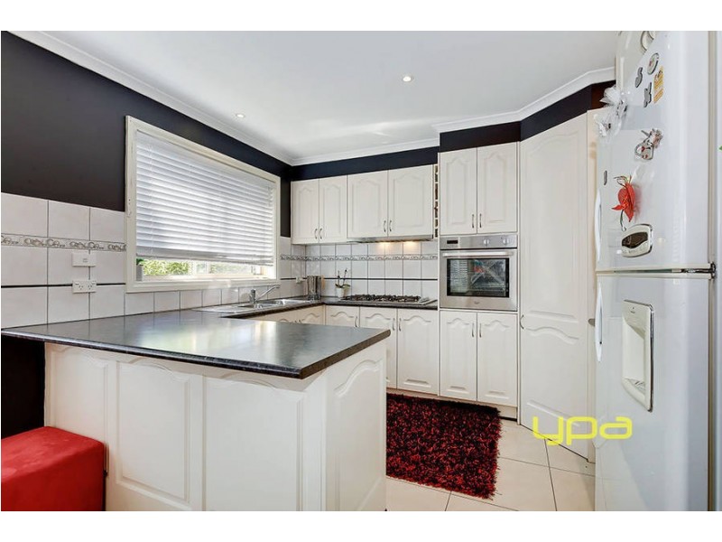 13 Athol Avenue, Roxburgh Park VIC 3064