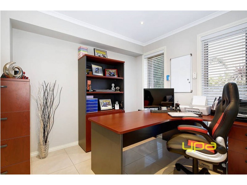 13 Athol Avenue, Roxburgh Park VIC 3064