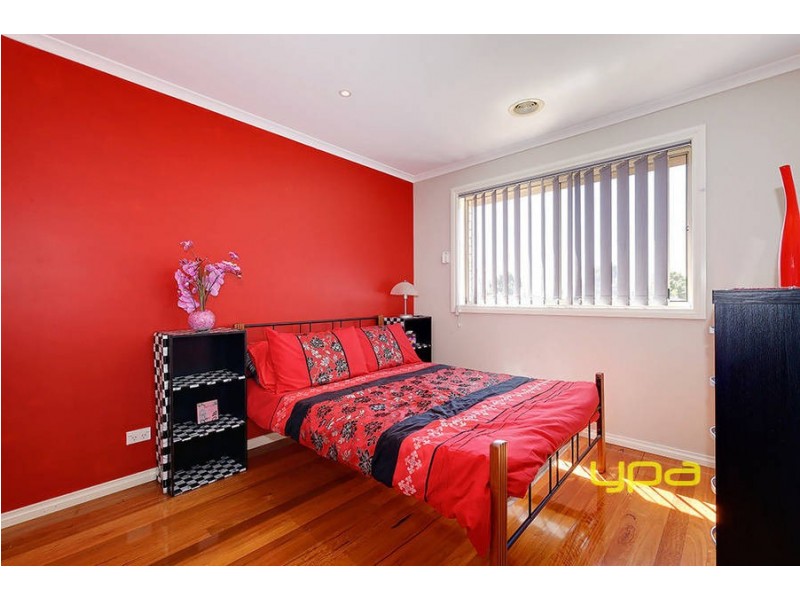 13 Athol Avenue, Roxburgh Park VIC 3064