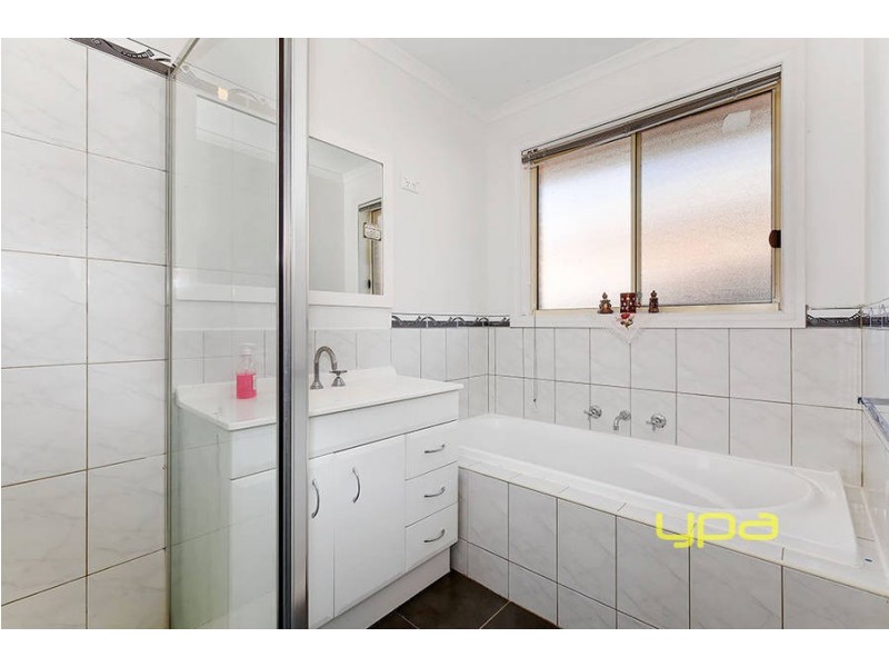 13/4-16 Melaleuca Drive, Meadow Heights VIC 3048