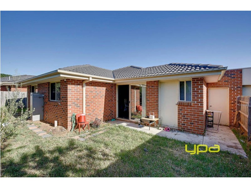 13/4-16 Melaleuca Drive, Meadow Heights VIC 3048