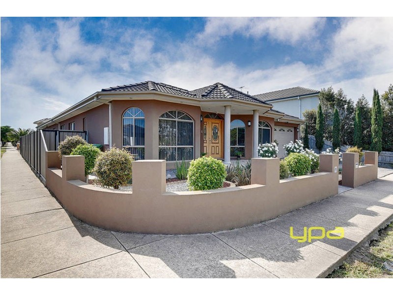 1 Silverleaves Way, Roxburgh Park VIC 3064