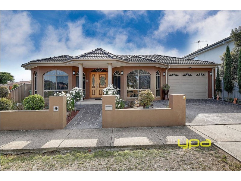 1 Silverleaves Way, Roxburgh Park VIC 3064