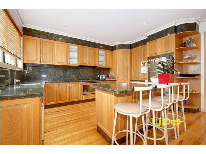 33 Douglas Mawson Drive, Roxburgh Park VIC 3064