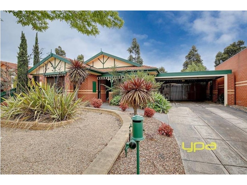 24 Rutherford Way, Roxburgh Park VIC 3064