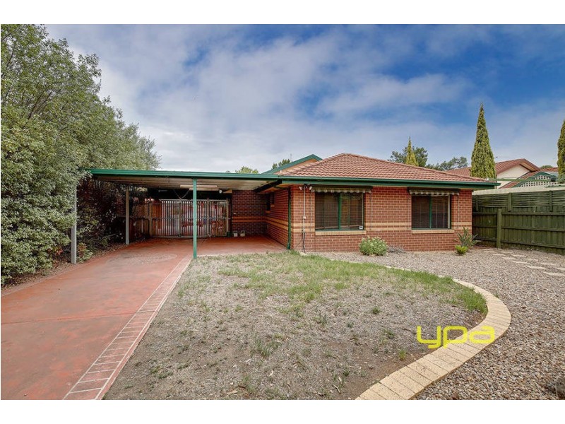 24 Rutherford Way, Roxburgh Park VIC 3064