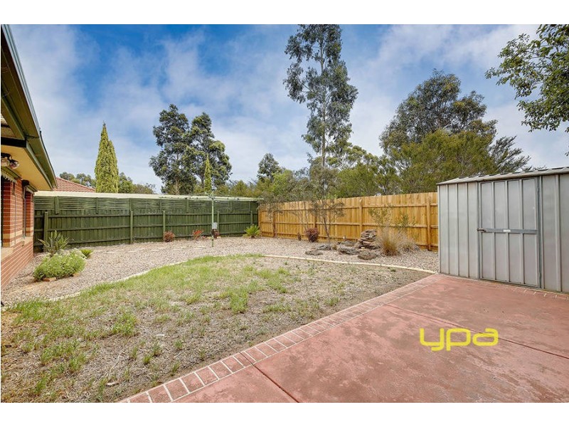 24 Rutherford Way, Roxburgh Park VIC 3064