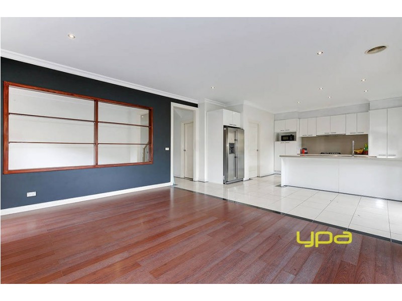 2 Darnley Place, Roxburgh Park VIC 3064