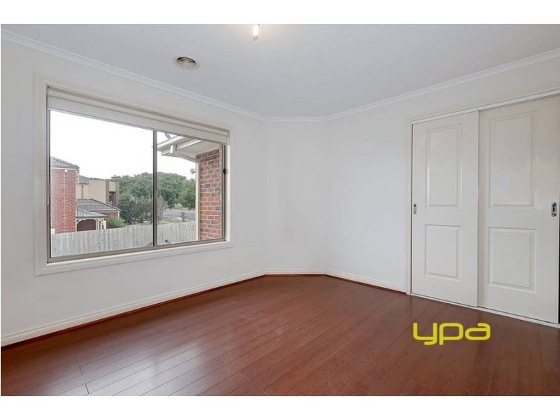 2 Darnley Place, Roxburgh Park VIC 3064