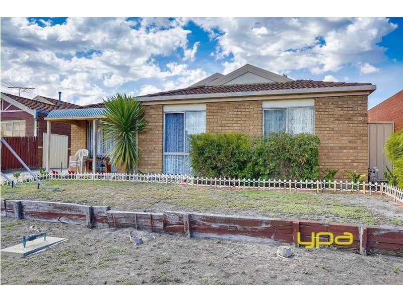 6 Sutherland Way, Roxburgh Park VIC 3064