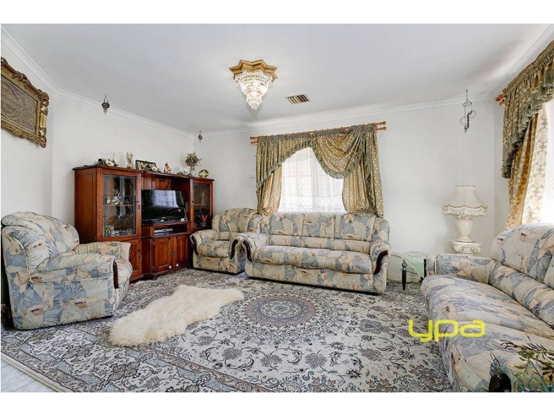 4 Harvey Court, Roxburgh Park VIC 3064