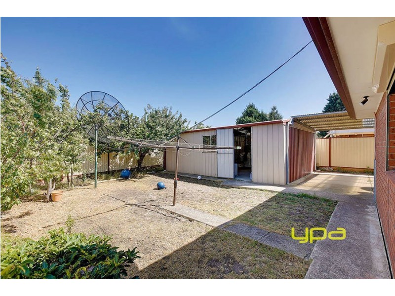 4 Harvey Court, Roxburgh Park VIC 3064