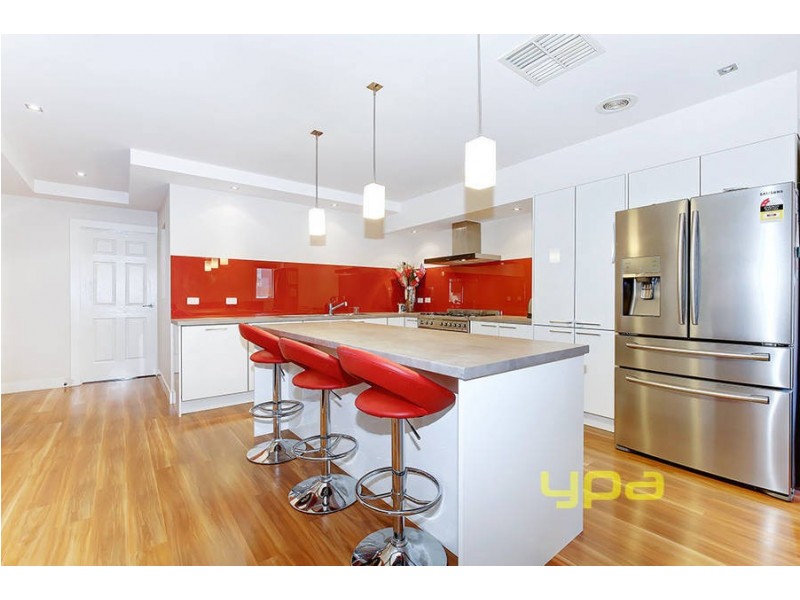 39 Rearden Crescent, Roxburgh Park VIC 3064