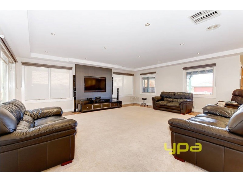 39 Rearden Crescent, Roxburgh Park VIC 3064