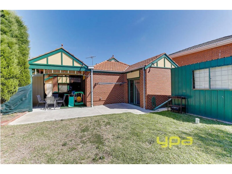 39 Rearden Crescent, Roxburgh Park VIC 3064