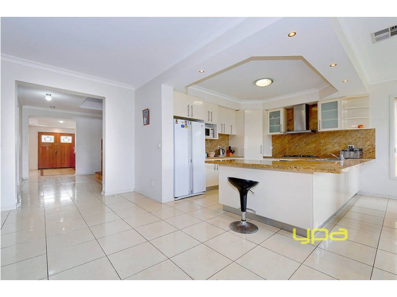 3 Glenview Street, Roxburgh Park VIC 3064