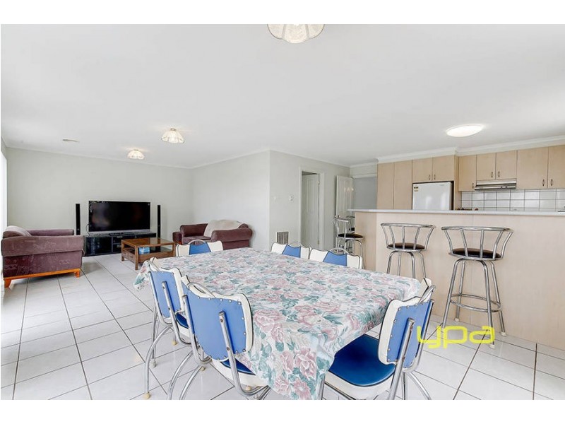 32 Pecos Place, Roxburgh Park VIC 3064