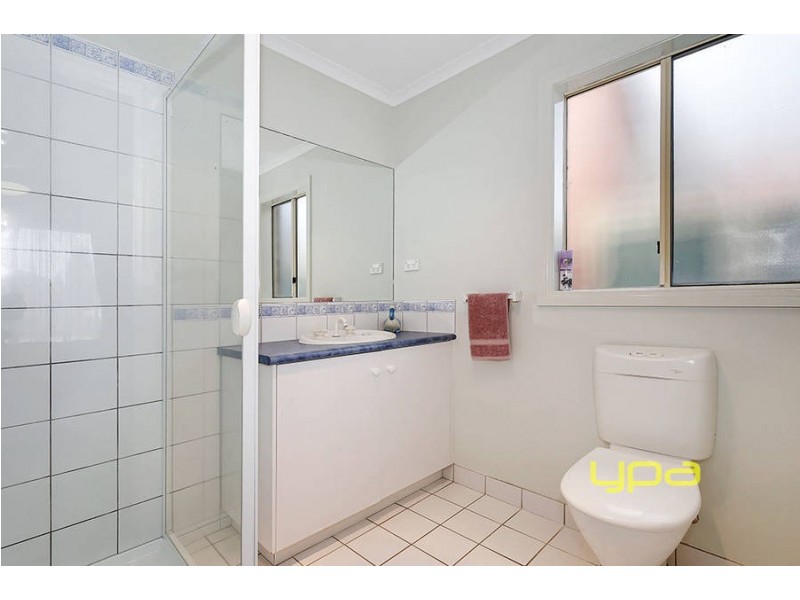 32 Pecos Place, Roxburgh Park VIC 3064