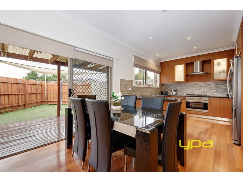 2/22 Gobur Court, Meadow Heights VIC 3048