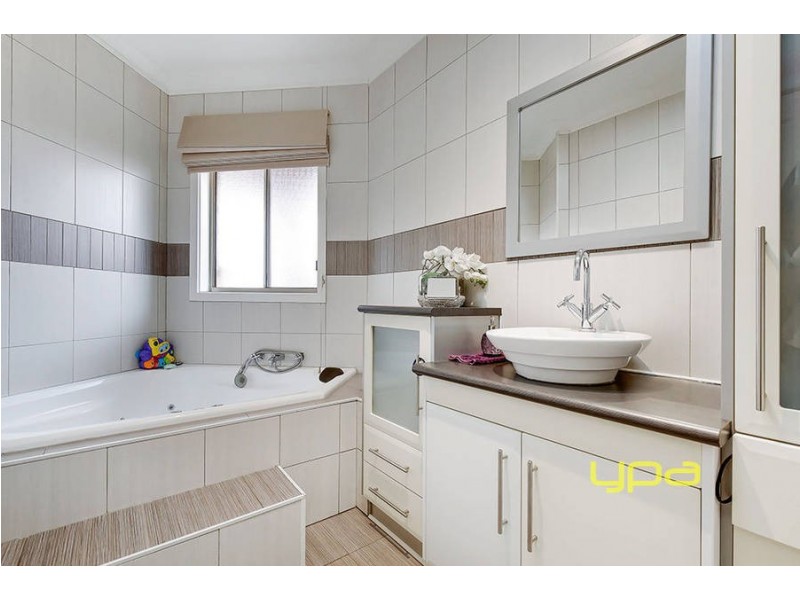 2/22 Gobur Court, Meadow Heights VIC 3048