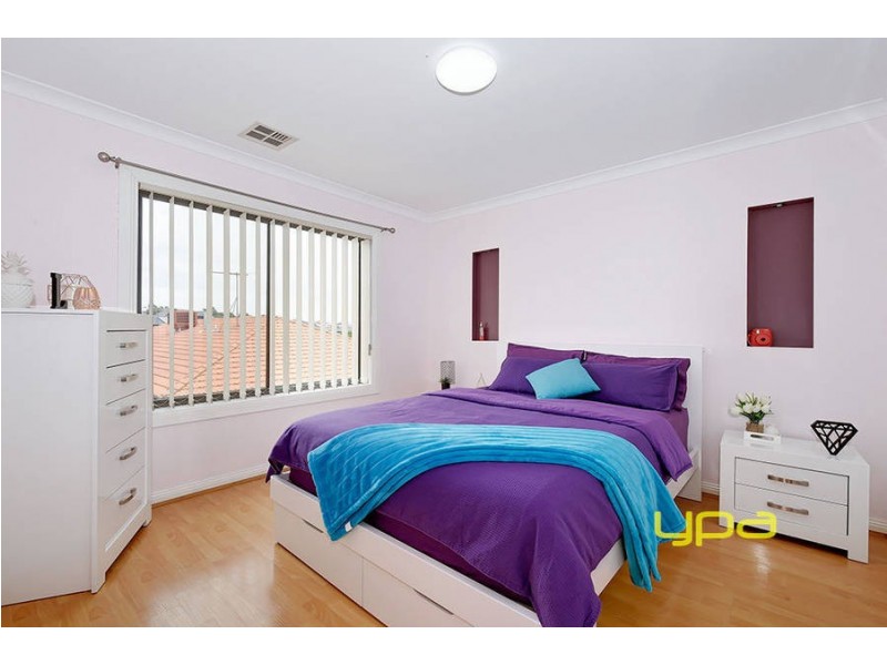 4 Adare Rise, Roxburgh Park VIC 3064