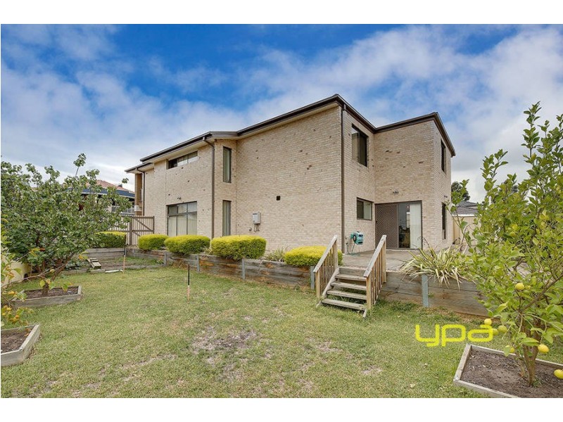 4 Adare Rise, Roxburgh Park VIC 3064