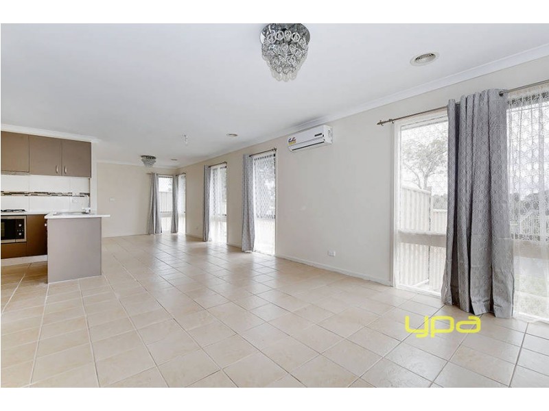 7 Castella Crescent, Meadow Heights VIC 3048