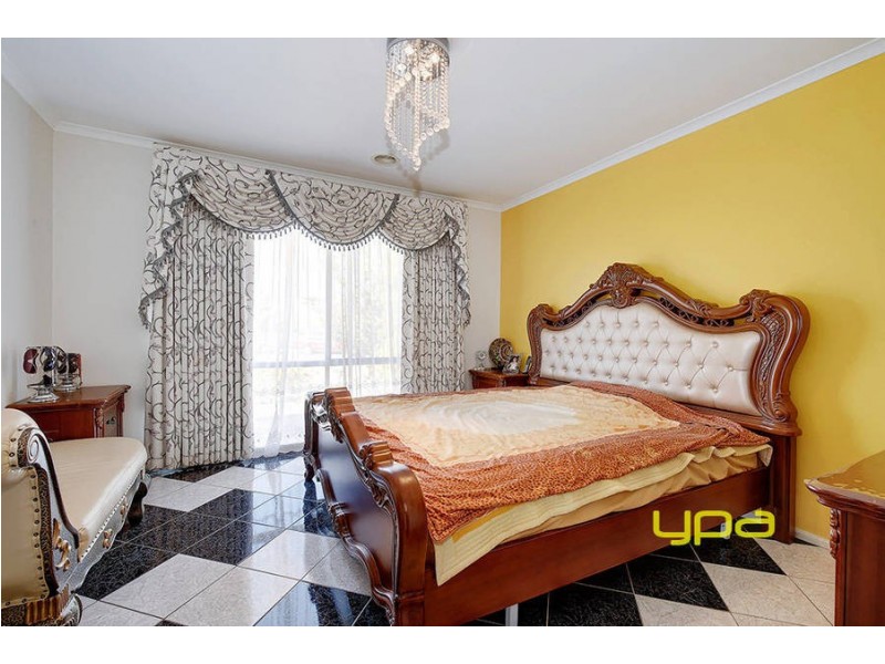 15 Pecos Place, Roxburgh Park VIC 3064