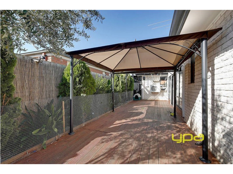 15 Pecos Place, Roxburgh Park VIC 3064