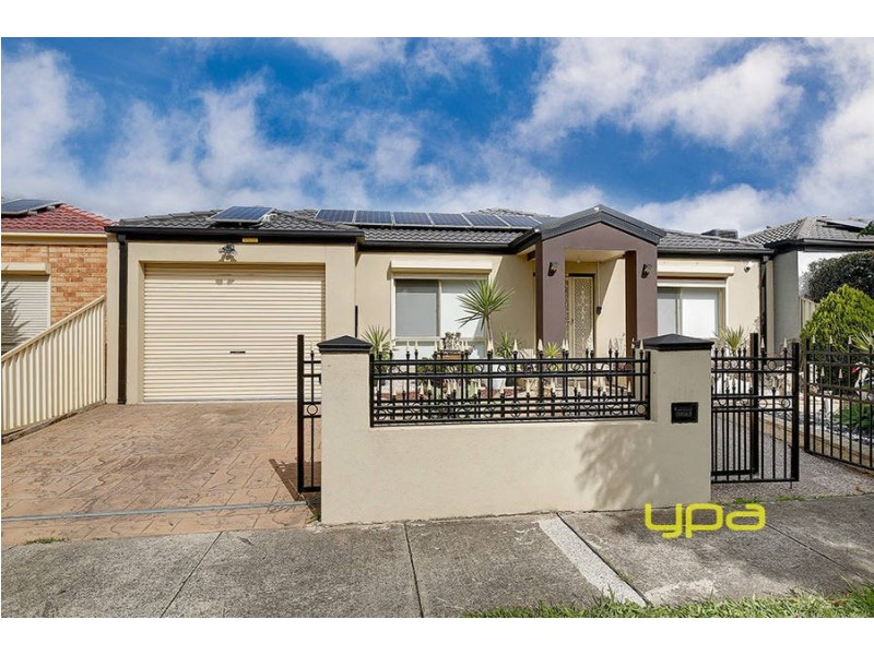 105 Hayfield Road, Roxburgh Park VIC 3064