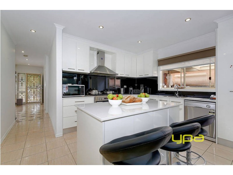 105 Hayfield Road, Roxburgh Park VIC 3064