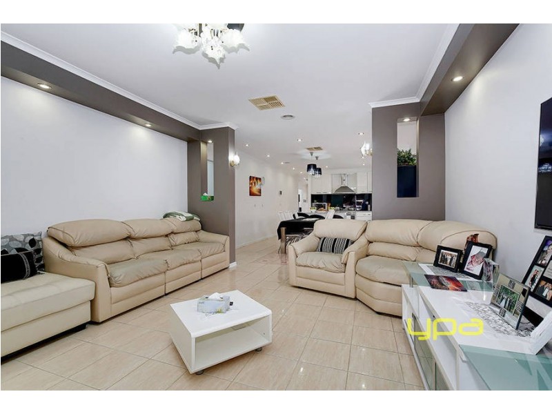 105 Hayfield Road, Roxburgh Park VIC 3064