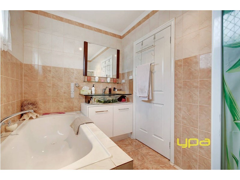 105 Hayfield Road, Roxburgh Park VIC 3064