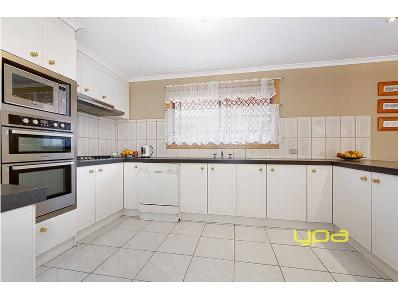 34 Lightwood Crescent, Meadow Heights VIC 3048