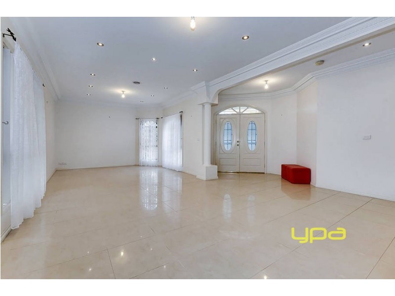 15 Pinelea Court, Roxburgh Park VIC 3064