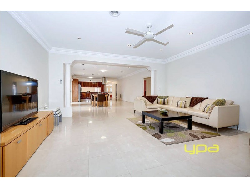 15 Pinelea Court, Roxburgh Park VIC 3064