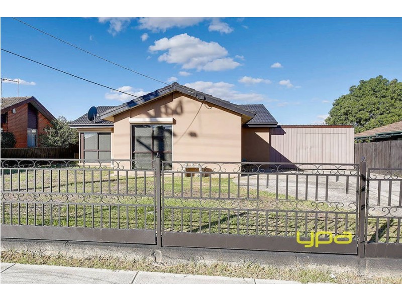 16 Malmsbury Drive, Meadow Heights VIC 3048
