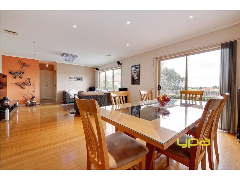 1 Sienna Court, Roxburgh Park VIC 3064