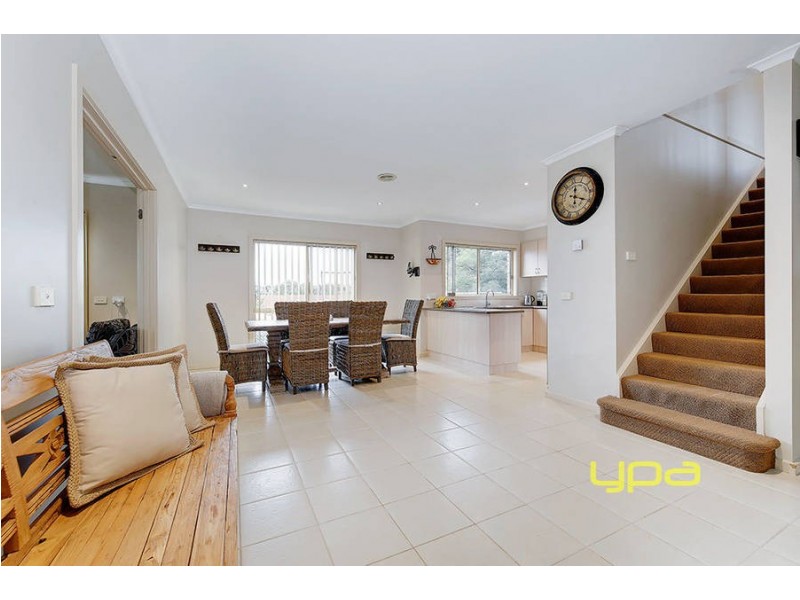 11/32 Papworth Place, Meadow Heights VIC 3048