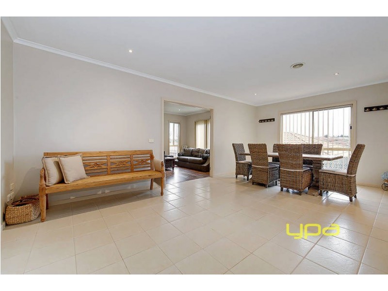 11/32 Papworth Place, Meadow Heights VIC 3048