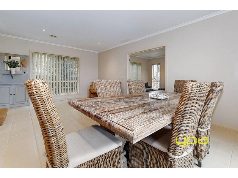 11/32 Papworth Place, Meadow Heights VIC 3048