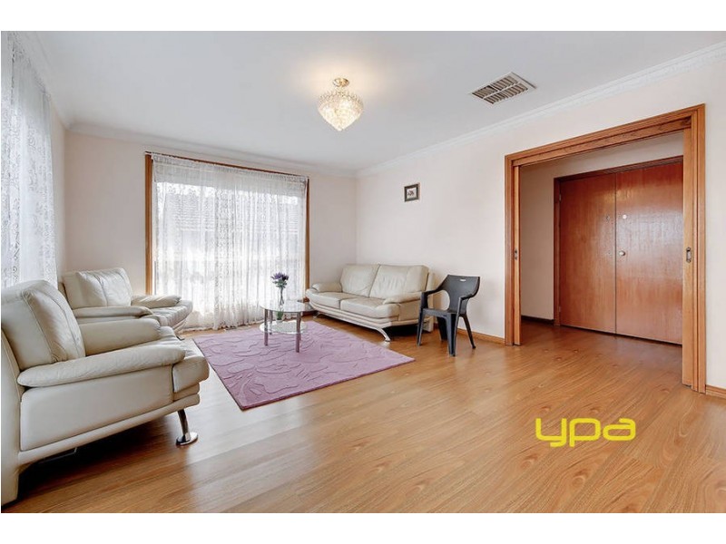 1/60 Mitchell Crescent, Meadow Heights VIC 3048