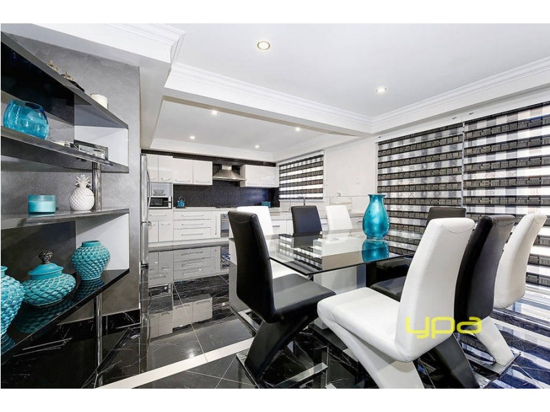 107 Donald Cameron Drive, Roxburgh Park VIC 3064